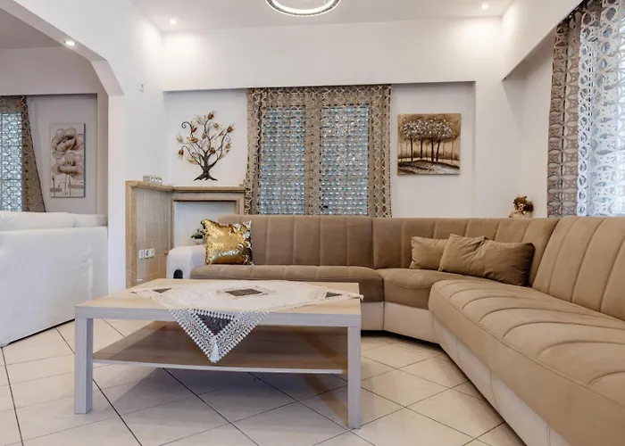 Eleni's Floor Apartman Alikanász